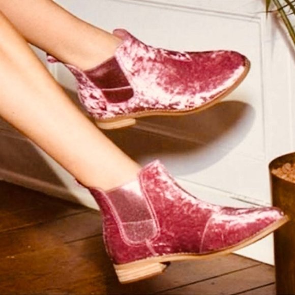 Toms Shoes - TOMS: Pink Velvet Booties